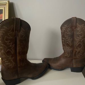 Ariat cowboy boots size 10 1/2